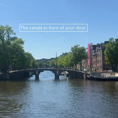 Vakantiehuis Joyjoyjoy The Palm Ecolicious In A In Historic Canalhouse From 1729 With View On The Canals *