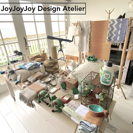 Feriehus Joyjoyjoy The Palm Ecolicious In A In Historic Canalhouse From 1729 With View On The Canals Amsterdam