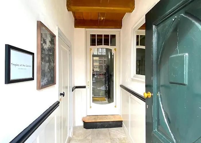 Дом отдыха Joyjoyjoy The Palm Ecolicious In A In Historic Canalhouse From 1729 With View On The Canals