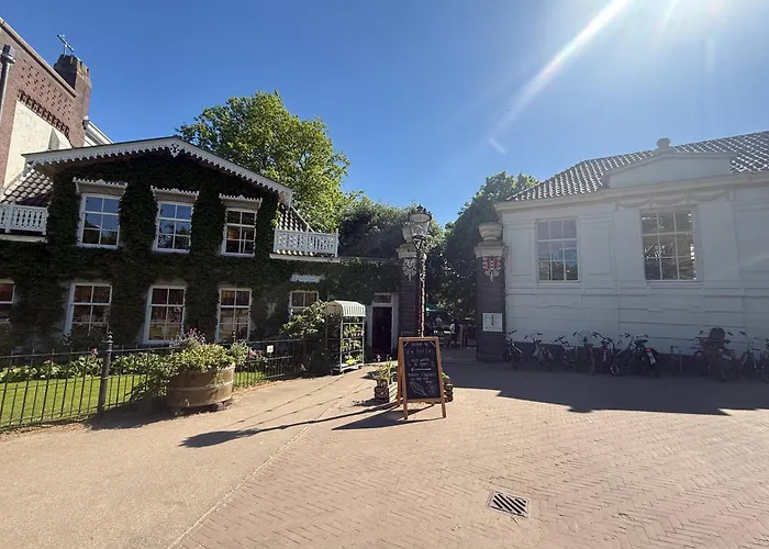 Joyjoyjoy The Palm Ecolicious In A In Historic Canalhouse From 1729 With View On The Canals Дом отдыха Амстердам