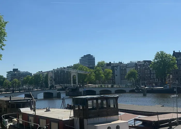 Joyjoyjoy The Palm Ecolicious In A In Historic Canalhouse From 1729 With View On The Canals Амстердам