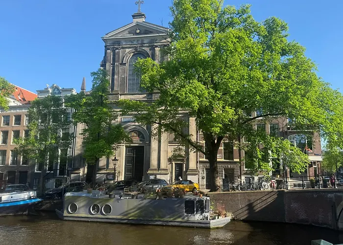 Joyjoyjoy The Palm Ecolicious In A In Historic Canalhouse From 1729 With View On The Canals