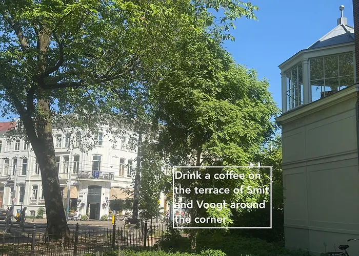 Дом отдыха Joyjoyjoy The Palm Ecolicious In A In Historic Canalhouse From 1729 With View On The Canals Амстердам