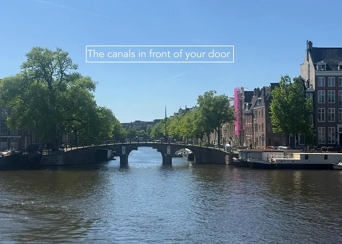 Дом отдыха Joyjoyjoy The Palm Ecolicious In A In Historic Canalhouse From 1729 With View On The Canals *