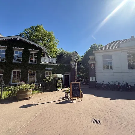 Joyjoyjoy The Palm Ecolicious In A In Historic Canalhouse From 1729 With View On The Canals Vakantiehuis Amsterdam