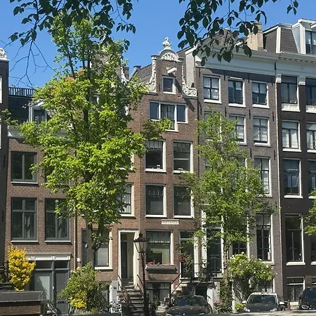 Joyjoyjoy The Palm Ecolicious In A In Historic Canalhouse From 1729 With View On The Canals