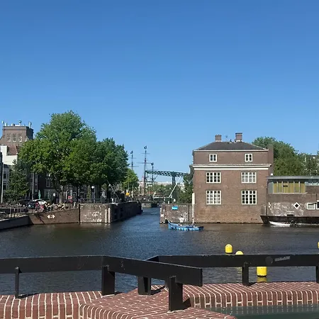 Joyjoyjoy The Palm Ecolicious In A In Historic Canalhouse From 1729 With View On The Canals Dom wakacyjny *